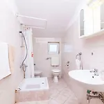 Mimi Brodarica (Sibenik-Knin)