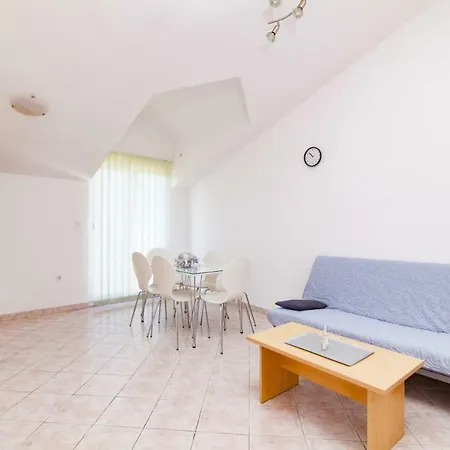 Διαμέρισμα Mimi *