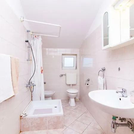 Mimi Brodarica (Sibenik-Knin)