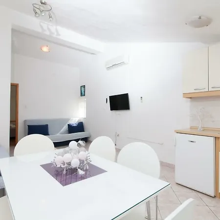 Διαμέρισμα Mimi *